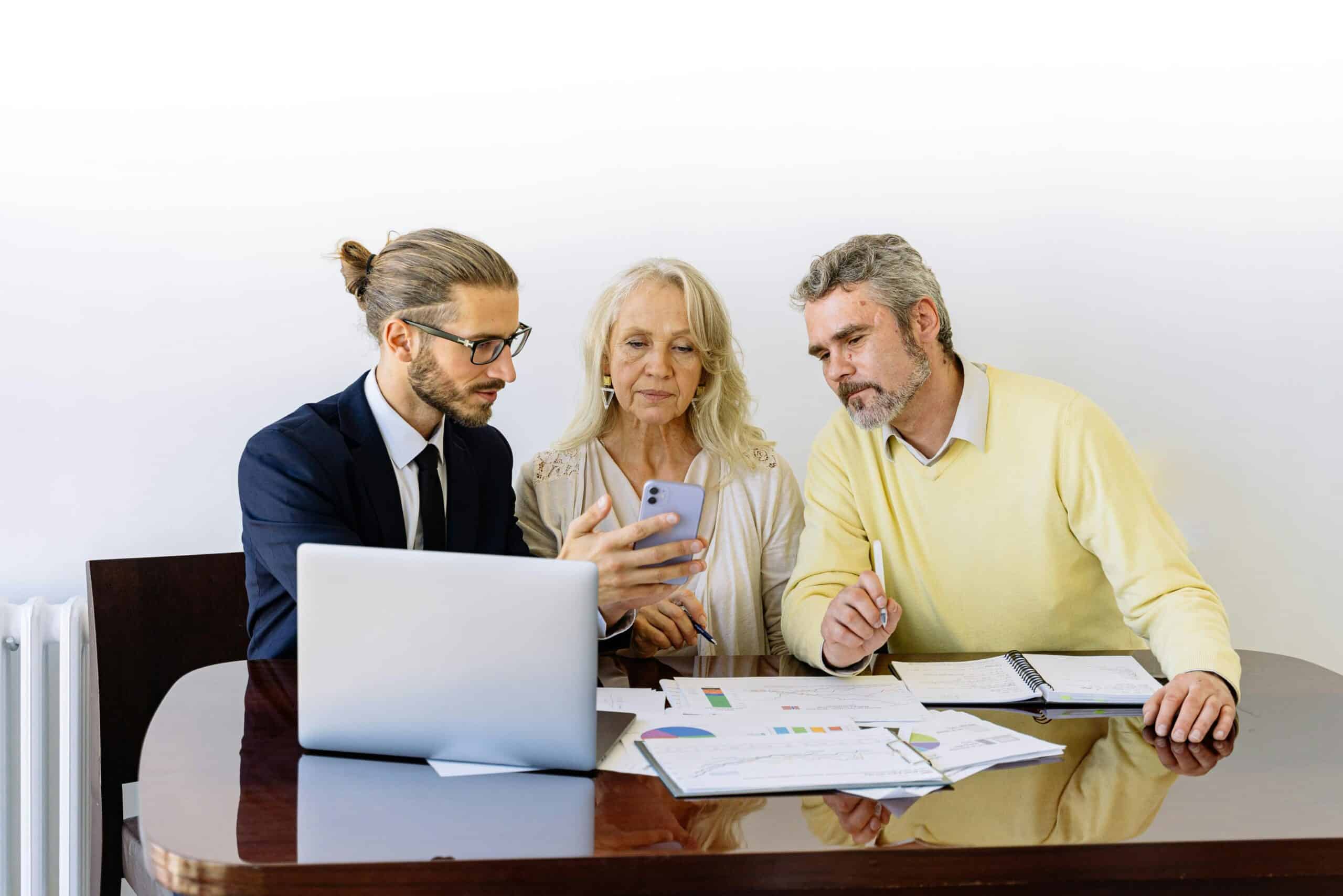Investigaciones en el sector inmobiliario.